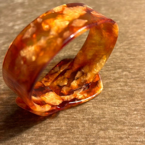 PONO by Joan Goodman resin buckle cuff - Picture 6 of 10